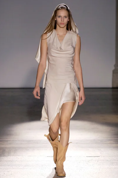 Look 13